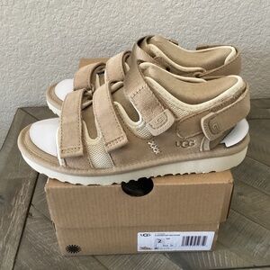 UGG Kids' GoldenCoast Slingback Sandal, size 2